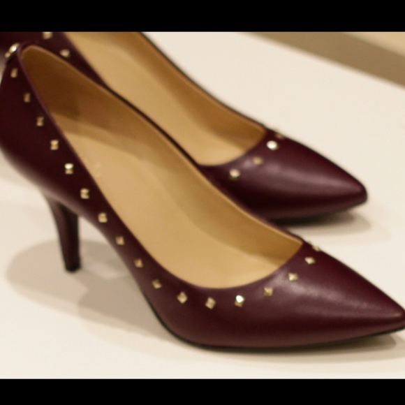 Michael Kors Shoes - NEW Micheal Kors Flex Mid Pump Heels Damson Purple